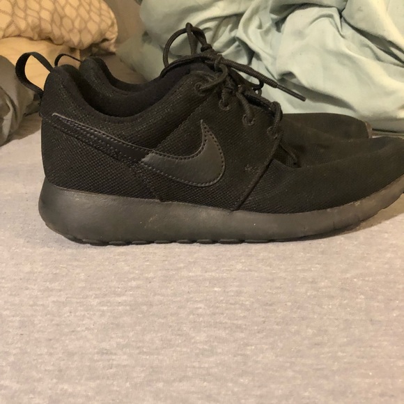 Nike’s - Picture 2 of 3